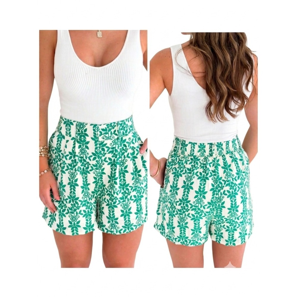 NWT Skies Are Blue On The Vine Shorts Womens M White Green Botanical Leaf Print